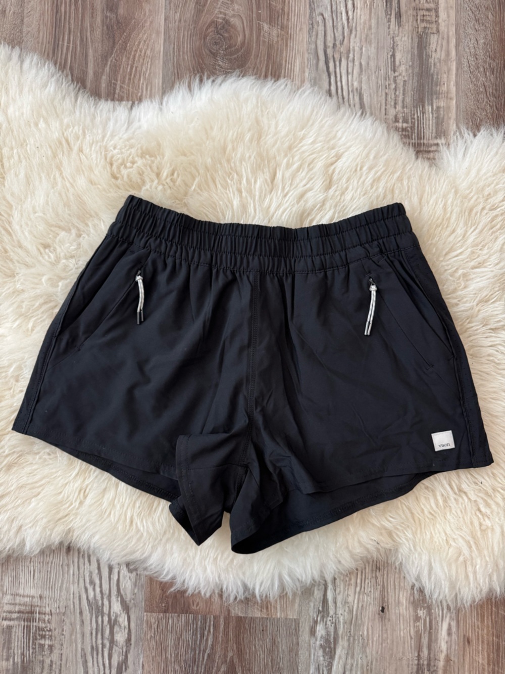 Vuori dash shorts